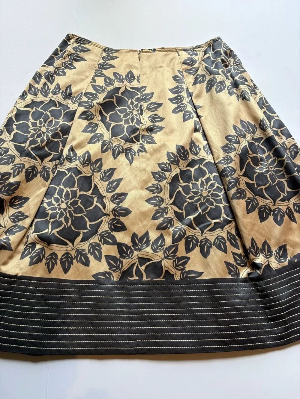 Talbots Collection Women's Floral A-Line Silk Blend Skirt in Beige/Black Size 4